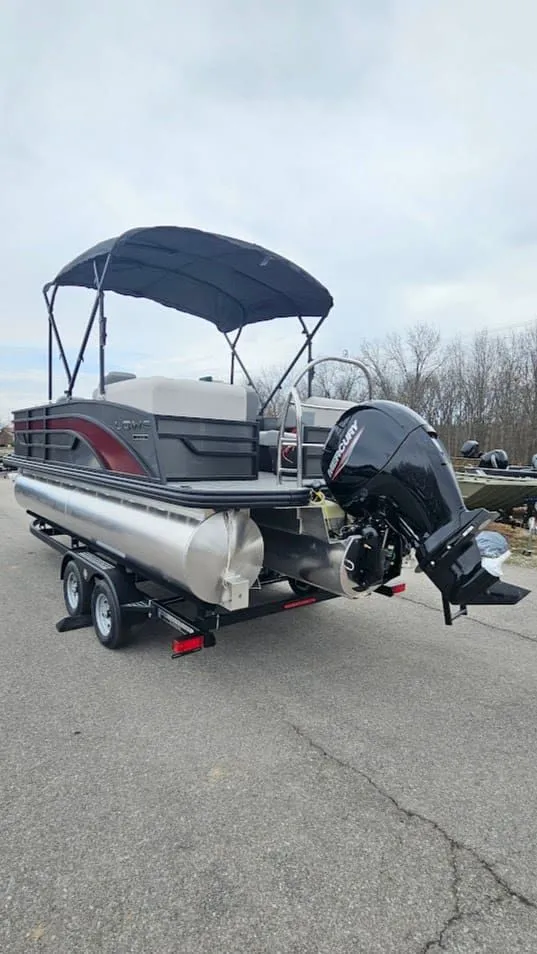 Slide: The Image of Lowe SF 212 WT 2025 - 8