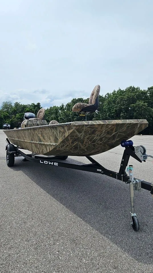 Slide: The Image of Lowe ROUGHNECK 1860 SC 2026 - 12