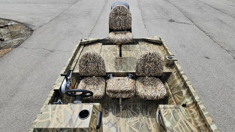 Slide: The Image of Lowe ROUGHNECK 1860 SC 2026 - 16