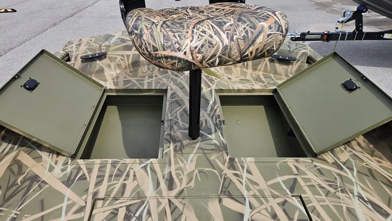 Slide: The Image of Lowe ROUGHNECK 1860 SC 2026 - 23