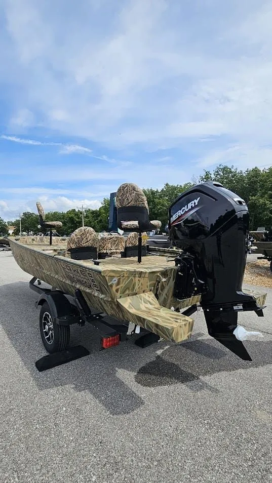 Slide: The Image of Lowe ROUGHNECK 1860 SC 2026 - 7