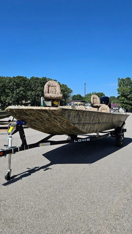 Slide: The Image of Lowe ROUGHNECK 1860 SC 2026 - 10