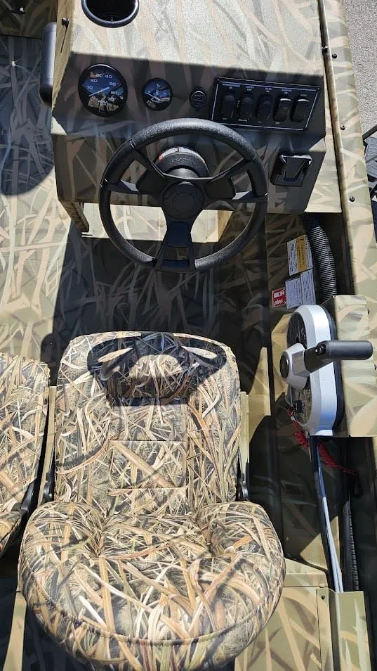 Slide: The Image of Lowe ROUGHNECK 1860 SC 2026 - 13