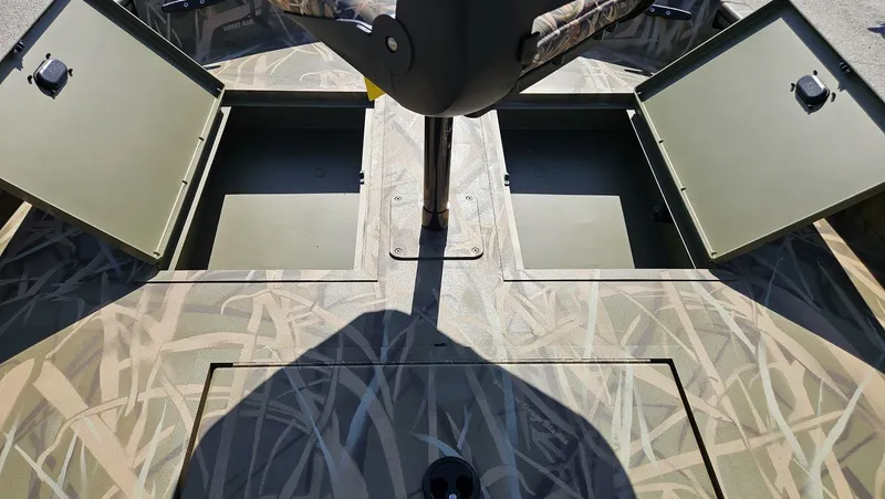 Slide: The Image of Lowe ROUGHNECK 1860 SC 2026 - 22