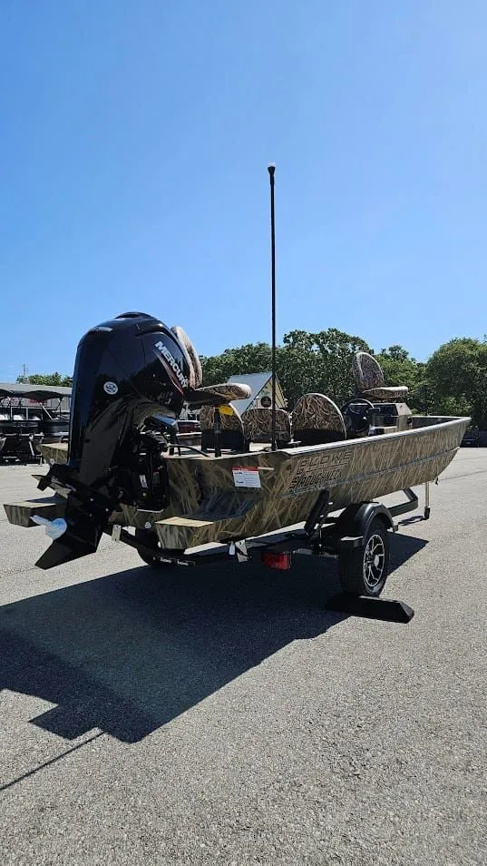 Slide: The Image of Lowe ROUGHNECK 1860 SC 2026 - 6