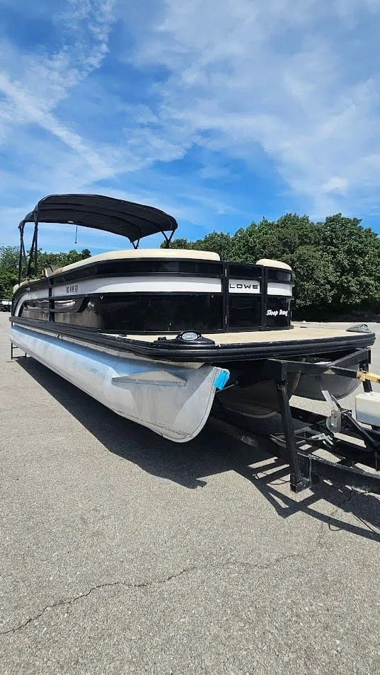 Slide: The Image of Lowe SS270 EXT Walk Thru 2023 - 10