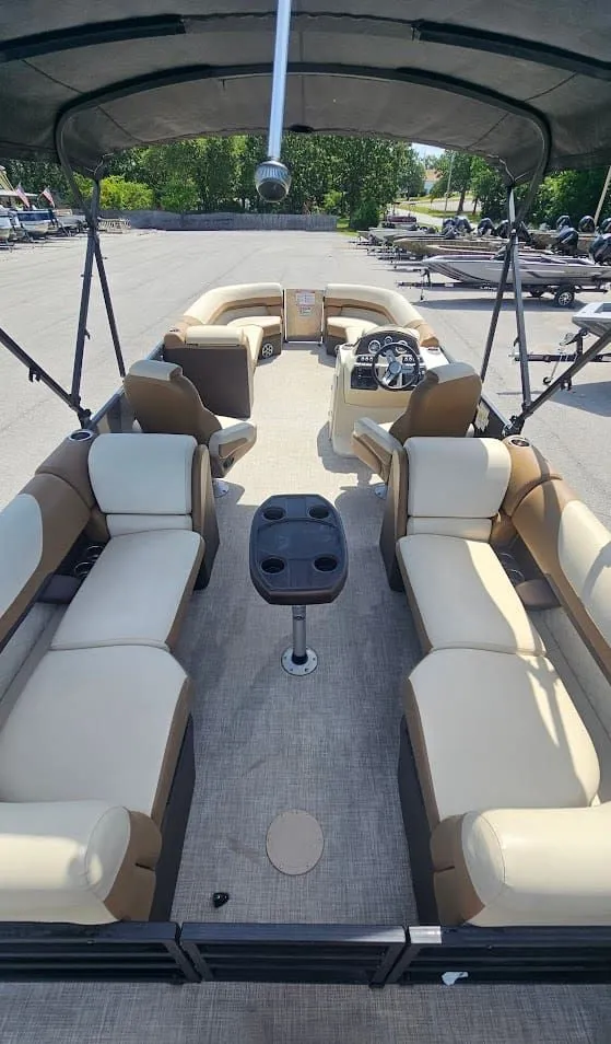 Slide: The Image of Lowe SS270 EXT Walk Thru 2023 - 12