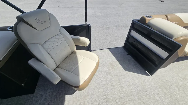 Slide: The Image of Lowe SS270 EXT Walk Thru 2023 - 16