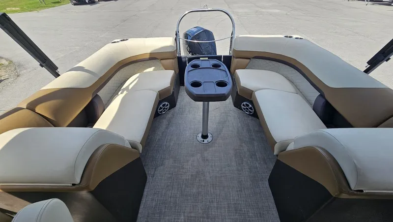 Slide: The Image of Lowe SS270 EXT Walk Thru 2023 - 17