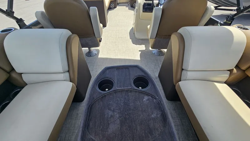 Slide: The Image of Lowe SS270 EXT Walk Thru 2023 - 19