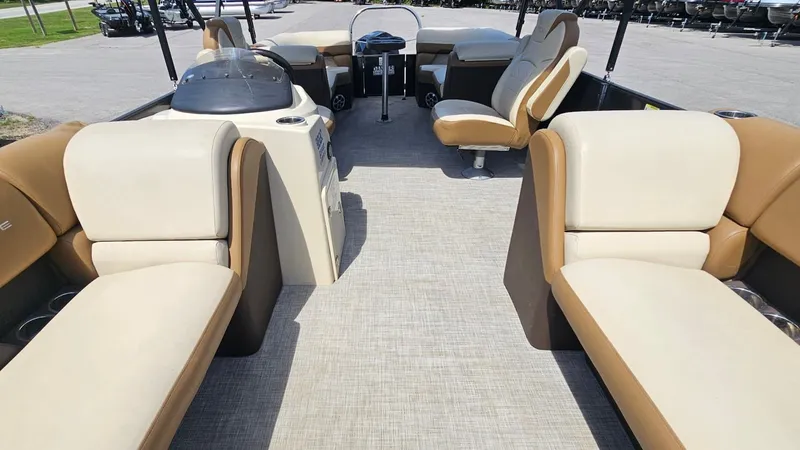 Slide: The Image of Lowe SS270 EXT Walk Thru 2023 - 23