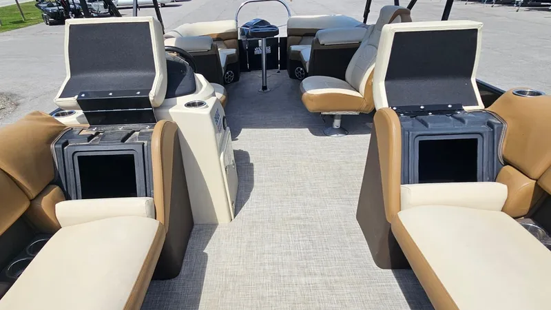 Slide: The Image of Lowe SS270 EXT Walk Thru 2023 - 24