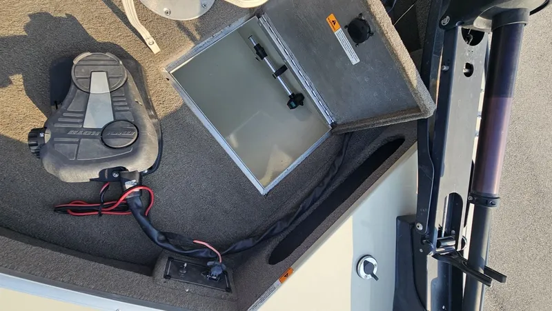 Slide: The Image of Lowe Sea Nymph V Series 2002 - 24