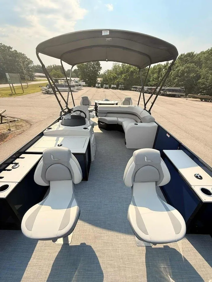 Slide: The Image of Lowe SF 214 Sport Fish 2026 - 16