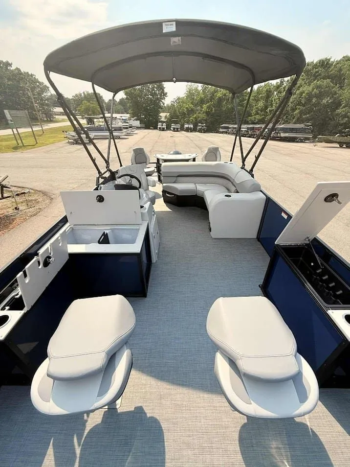 Slide: The Image of Lowe SF 214 Sport Fish 2026 - 17