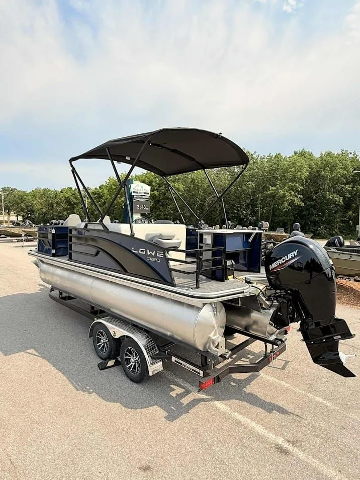 Slide: The Image of Lowe SF 214 Sport Fish 2026 - 7