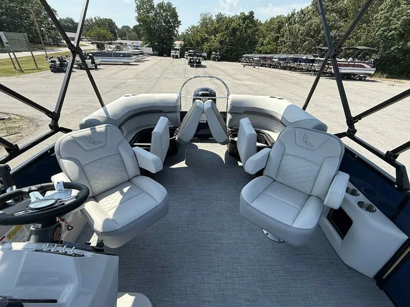 Slide: The Image of Lowe SS230 WV 2026 - 13