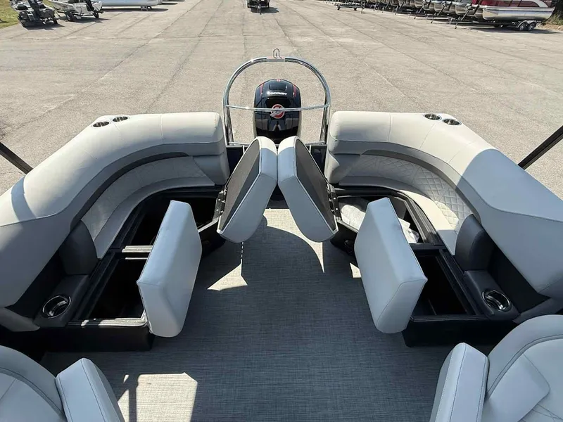 Slide: The Image of Lowe SS230 WV 2026 - 15