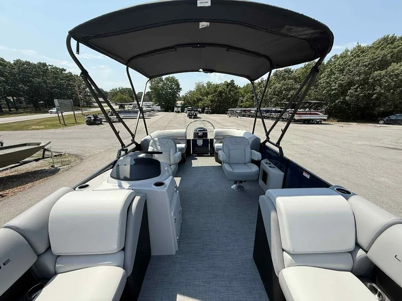 Slide: The Image of Lowe SS230 WV 2026 - 17