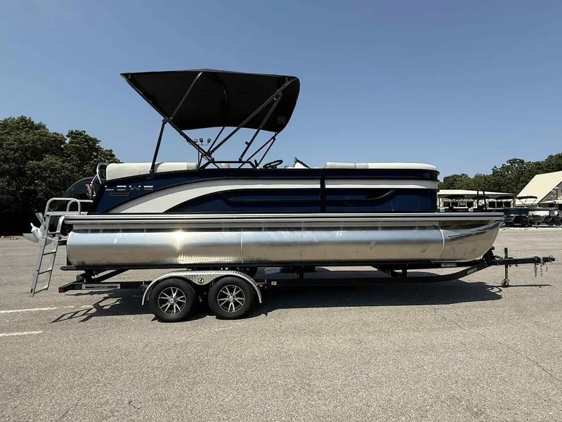 Slide: The Image of Lowe SS230 WV 2026 - 4