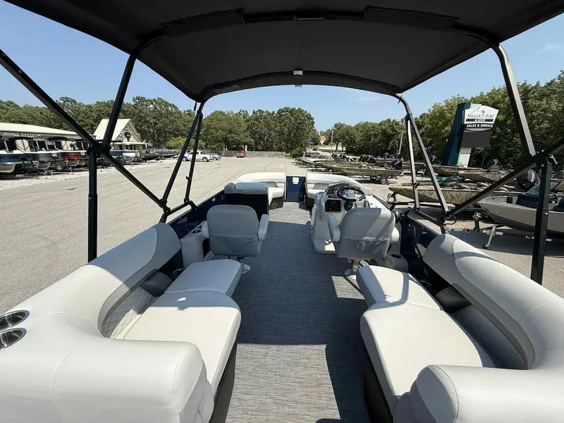 Slide: The Image of Lowe SS230 WV 2026 - 8