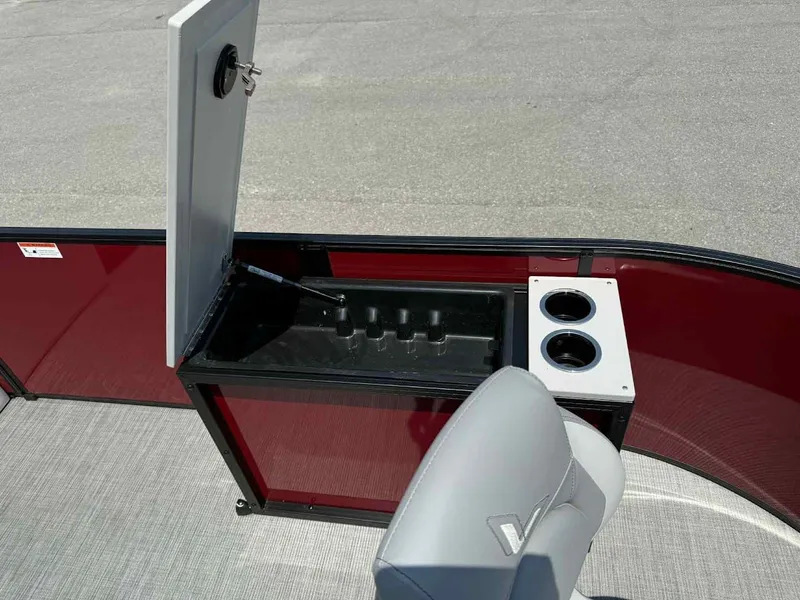 Slide: The Image of Lowe SF 214 Sport Fish 2026 - 17