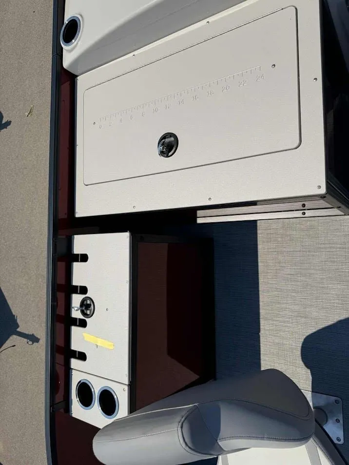 Slide: The Image of Lowe SF 214 Sport Fish 2026 - 18