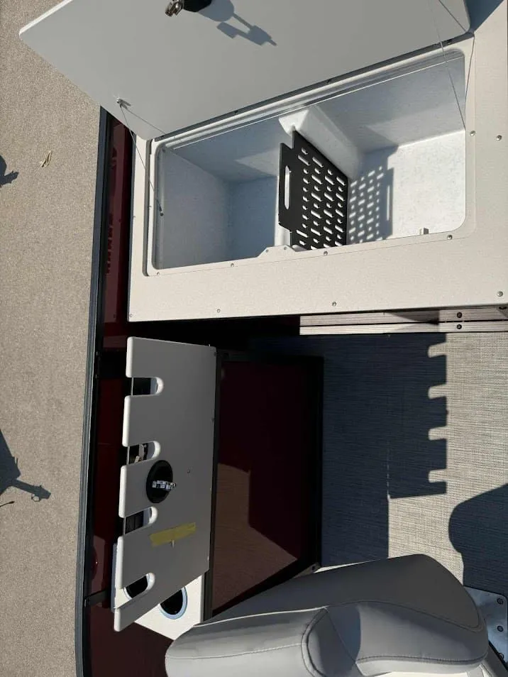 Slide: The Image of Lowe SF 214 Sport Fish 2026 - 19