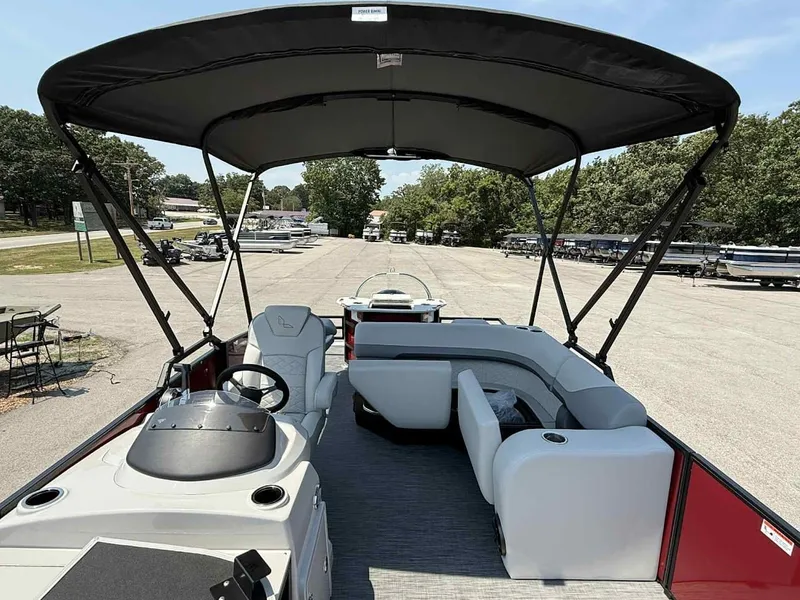 Slide: The Image of Lowe SF 214 Sport Fish 2026 - 9