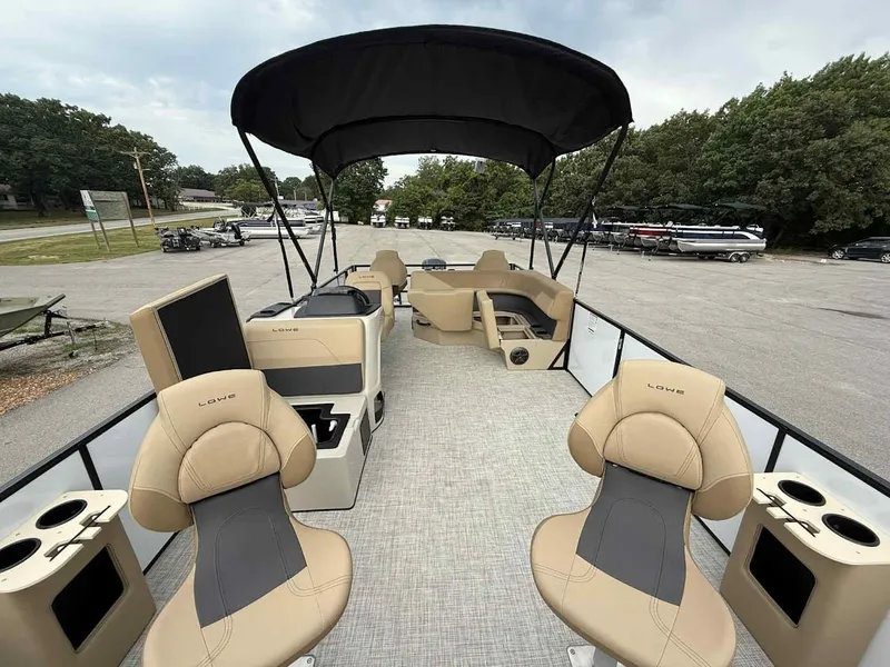 Slide: The Image of Lowe LF 214 2026 - 14