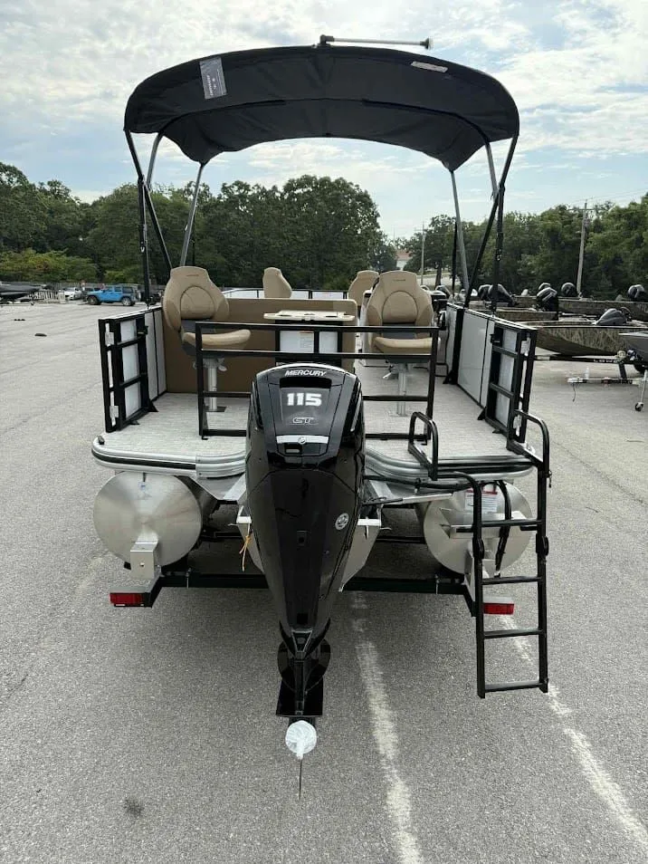 Slide: The Image of Lowe LF 214 2026 - 5