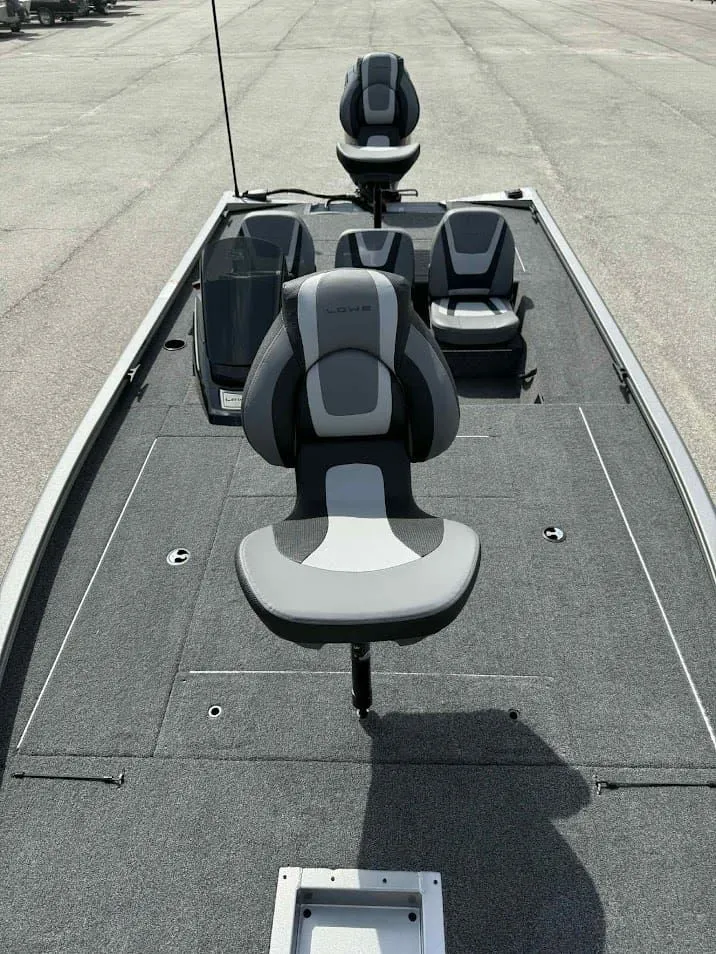 Slide: The Image of Lowe Stinger 195C 2026 - 19