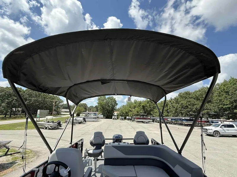 Slide: The Image of Lowe LF 194 2026 - 24