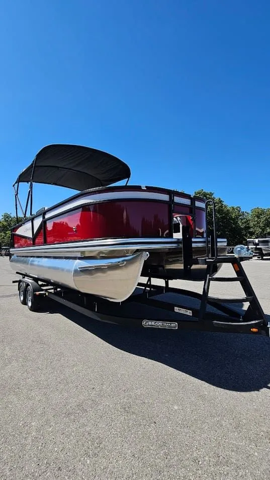 Slide: The Image of Lowe LF 214 2026 - 12