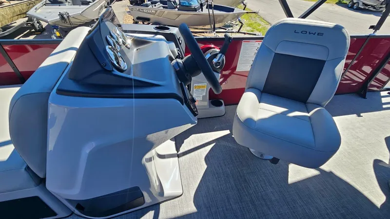 Slide: The Image of Lowe LF 214 2026 - 16