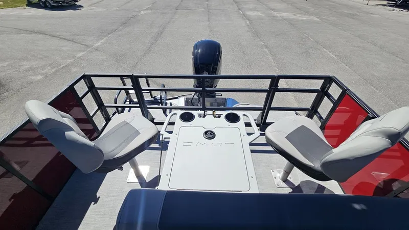 Slide: The Image of Lowe LF 214 2026 - 17