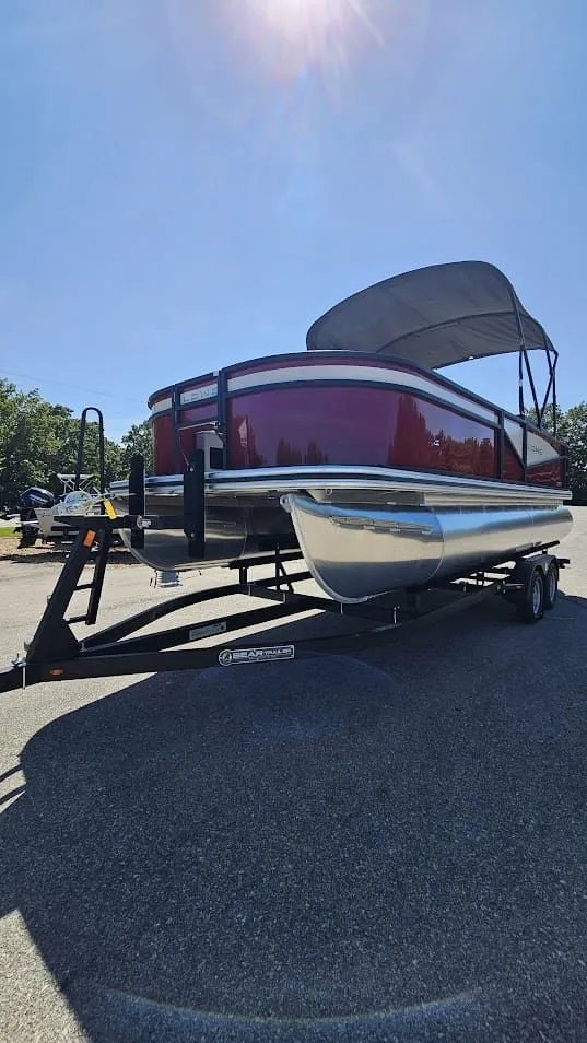 Slide: The Image of Lowe LF 214 2026 - 9