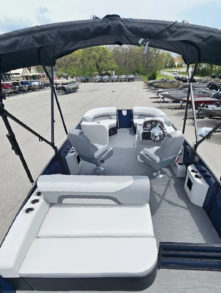 Slide: The Image of Lowe SS210 DH CL 2025 - 14