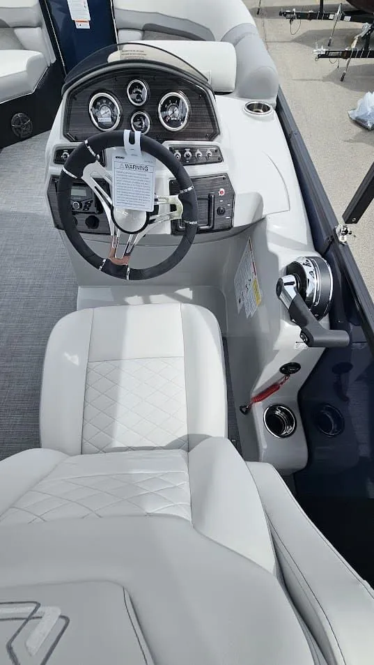 Slide: The Image of Lowe SS210 DH CL 2025 - 15