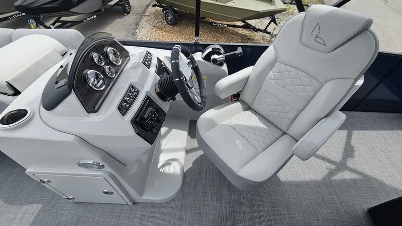 Slide: The Image of Lowe SS210 DH CL 2025 - 16