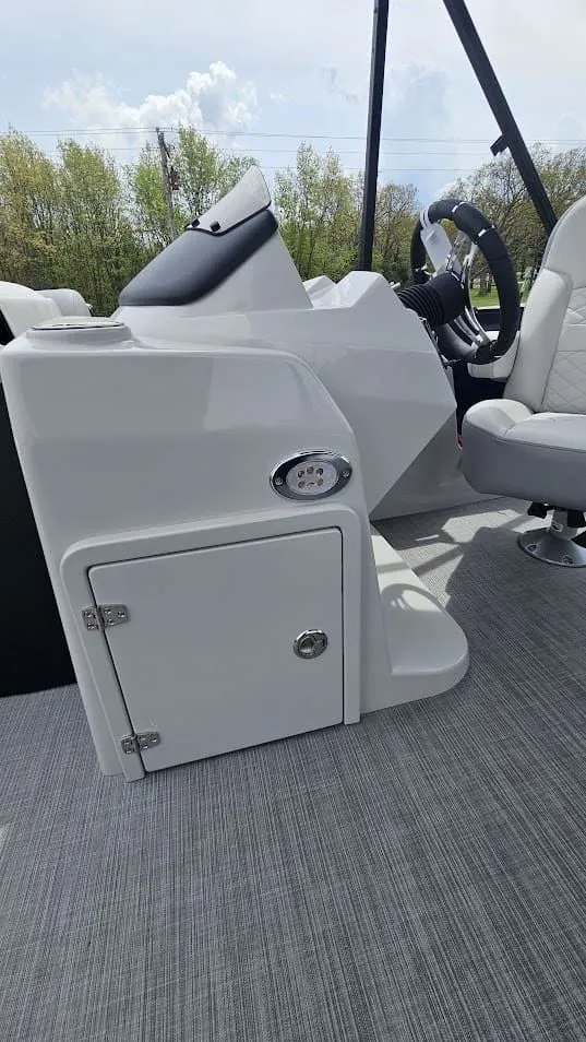 Slide: The Image of Lowe SS210 DH CL 2025 - 17