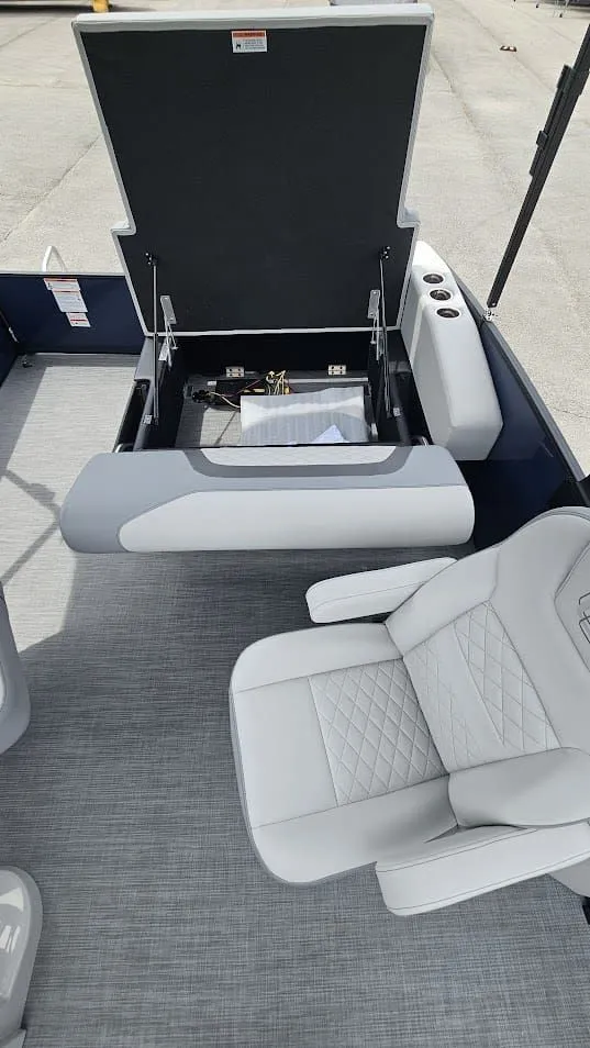 Slide: The Image of Lowe SS210 DH CL 2025 - 22