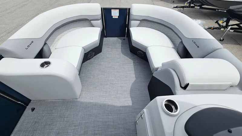 Slide: The Image of Lowe SS210 DH CL 2025 - 24