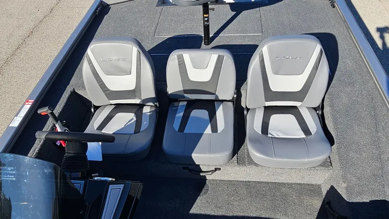 Slide: The Image of Lowe Stinger 175C 2026 - 13