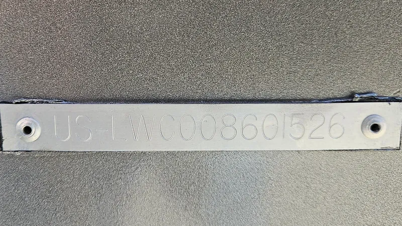 Slide: The Image of Lowe Stinger 175C 2026 - 3