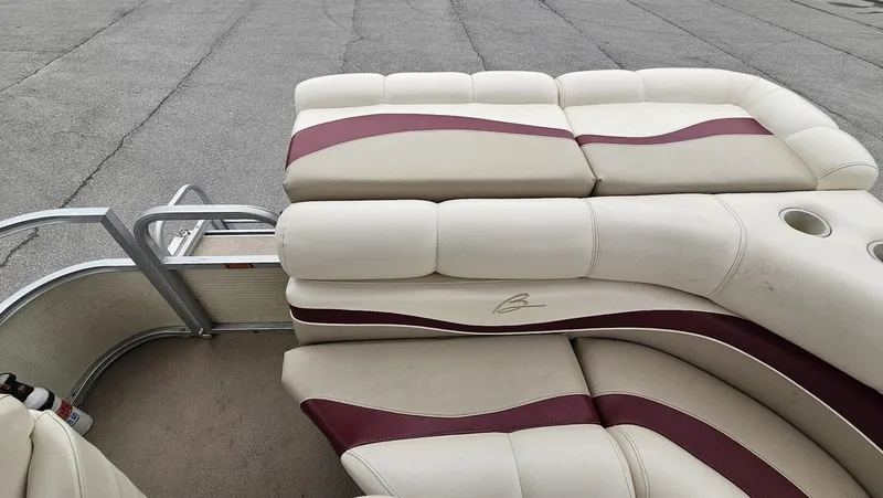 Slide: The Image of Bennington 2050LX pontoon boat seats, cream and burgundy, year 2000. - 14
