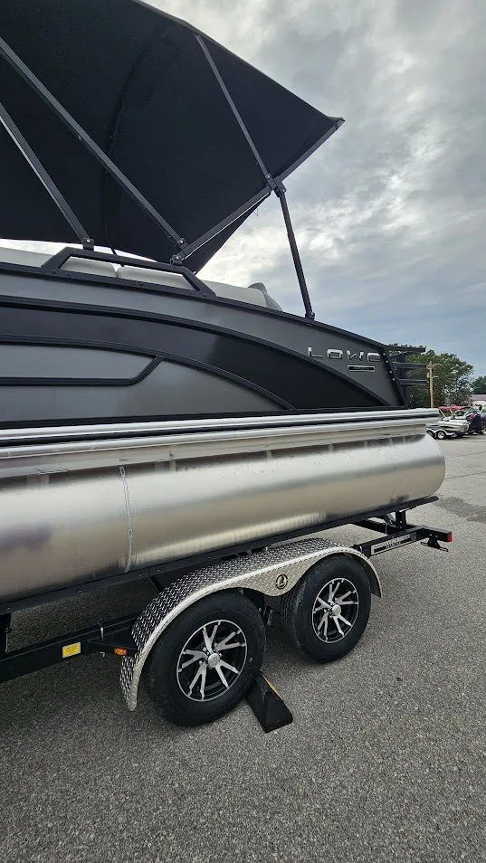 Slide: The Image of Lowe SF 214 Sport Fish 2026 - 10