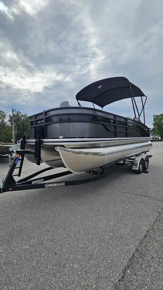 Slide: The Image of Lowe SF 214 Sport Fish 2026 - 11