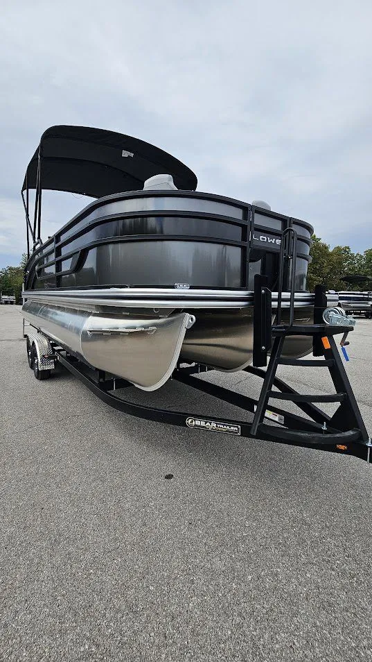 Slide: The Image of Lowe SF 214 Sport Fish 2026 - 13