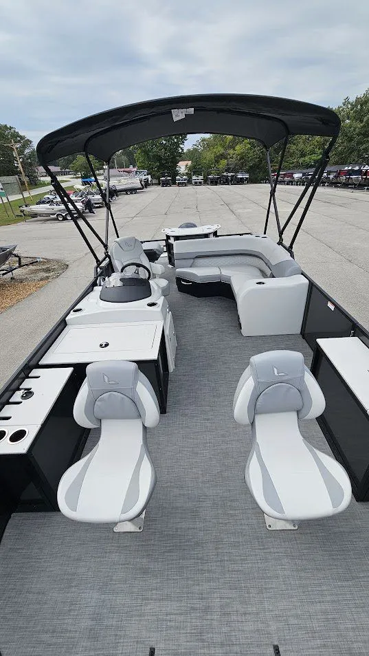 Slide: The Image of Lowe SF 214 Sport Fish 2026 - 14